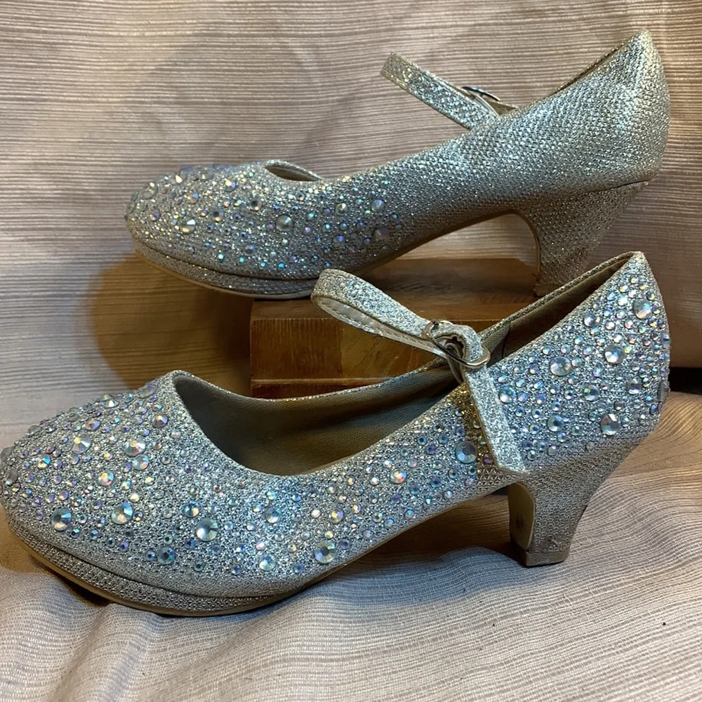 Link bedazzled dressy heels worn once for a weddin